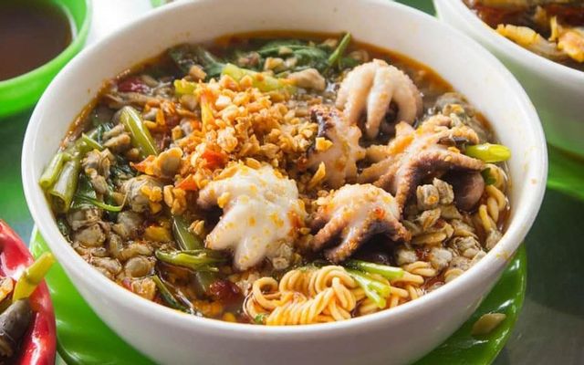 Mỳ ốc hến - Món ăn vặt mang hương vị đậm đà