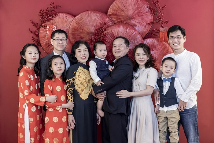 concept chụp ảnh gia đình với áo dài truyền thống