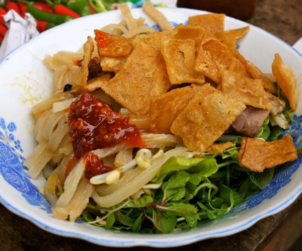 Cao lầu - Món ăn đặc sản nổi tiếng Hội An